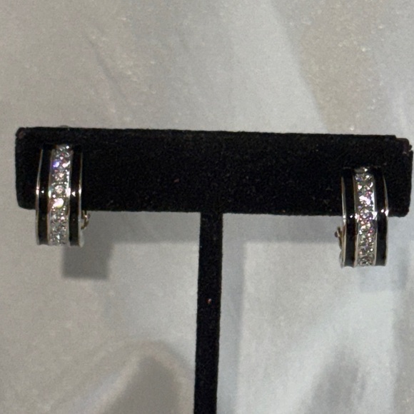 Vintage Elegant Black Enamel Gold & Rhinestone Half Hoops Clip Earrings - Picture 6 of 13